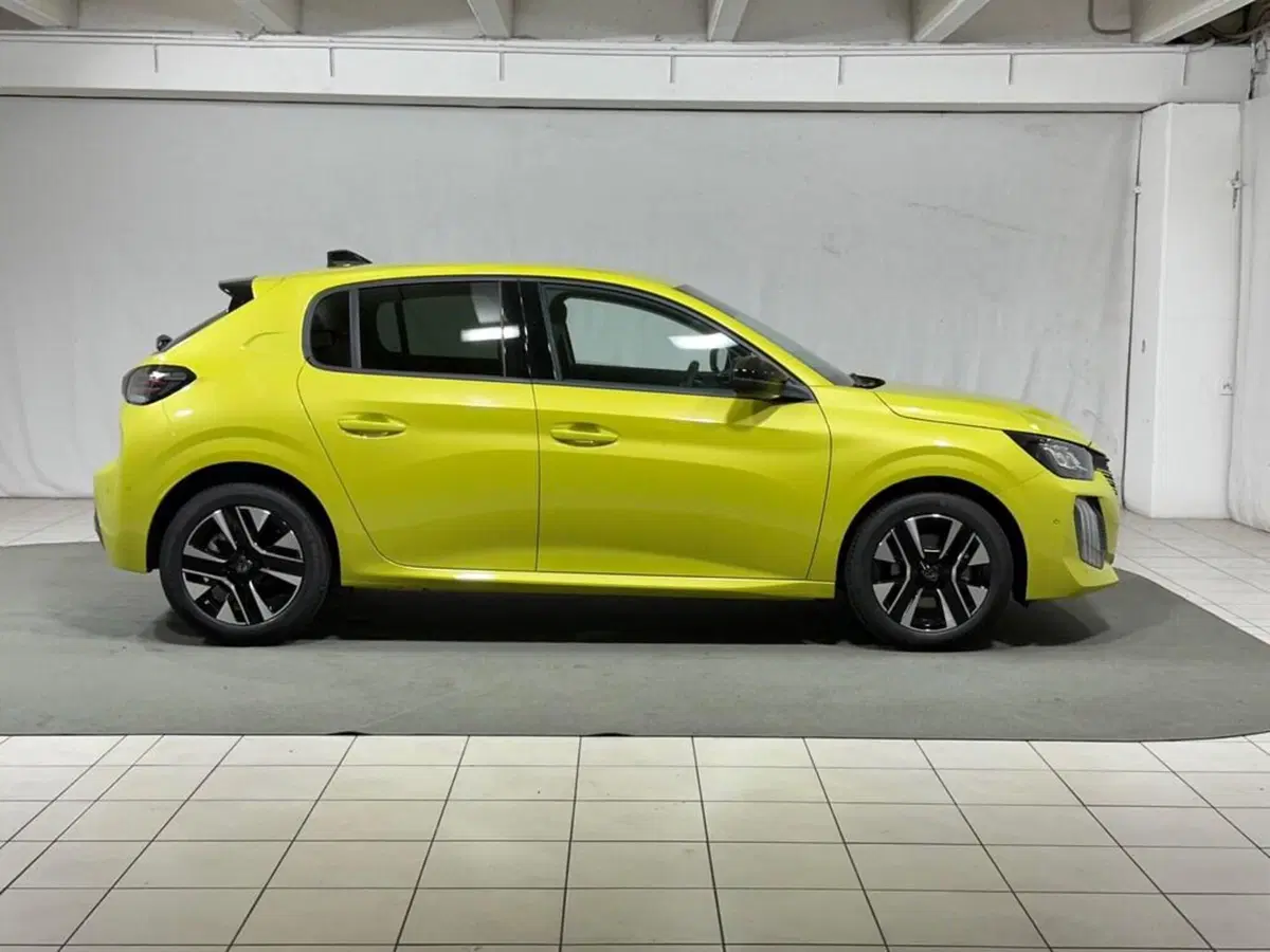 Peugeot 208 nuova a Sondrio (4)