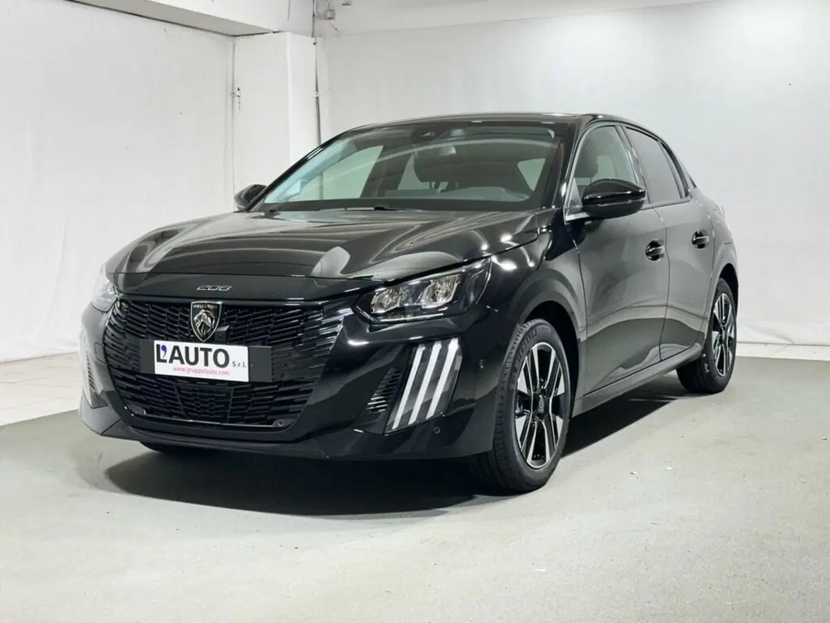 Peugeot 208 nuova a Sondrio