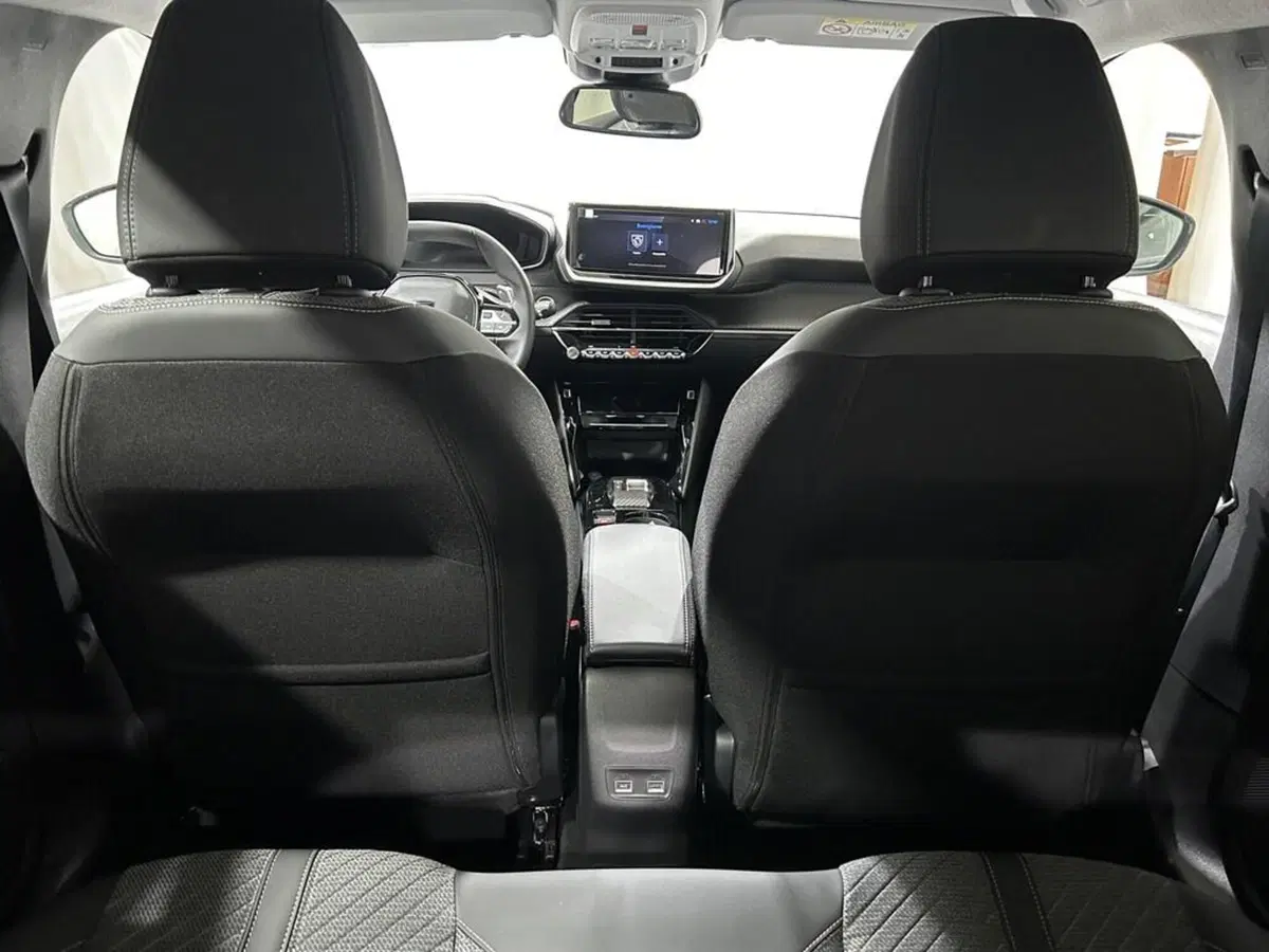 Peugeot 208 nuova a Sondrio (11)