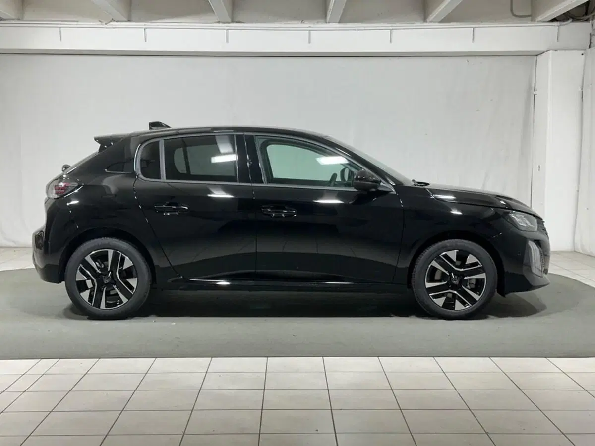 Peugeot 208 nuova a Sondrio (4)