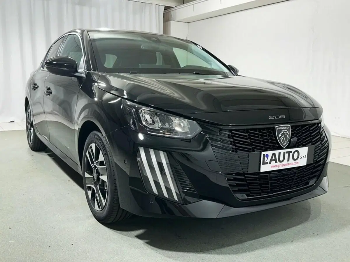 Peugeot 208 nuova a Sondrio (5)
