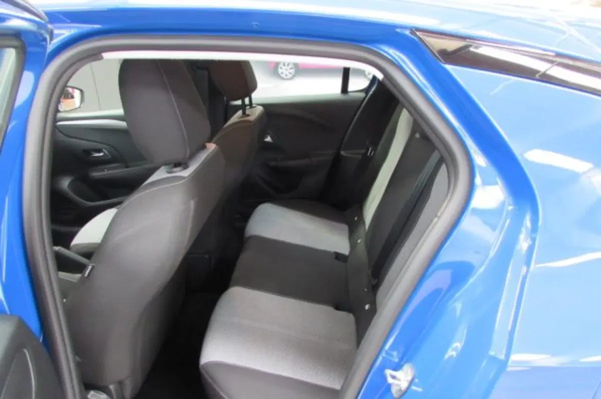 Opel Corsa usata a Milano (12)