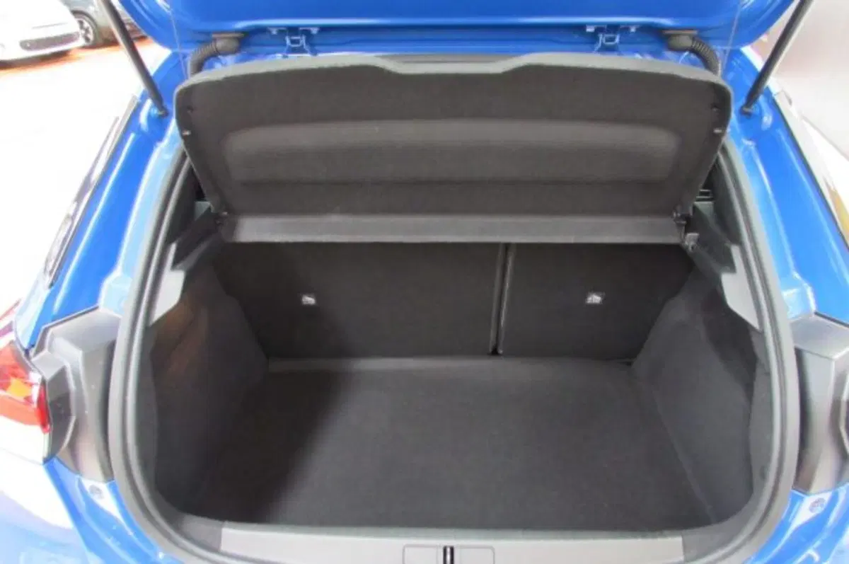 Opel Corsa usata a Milano (13)