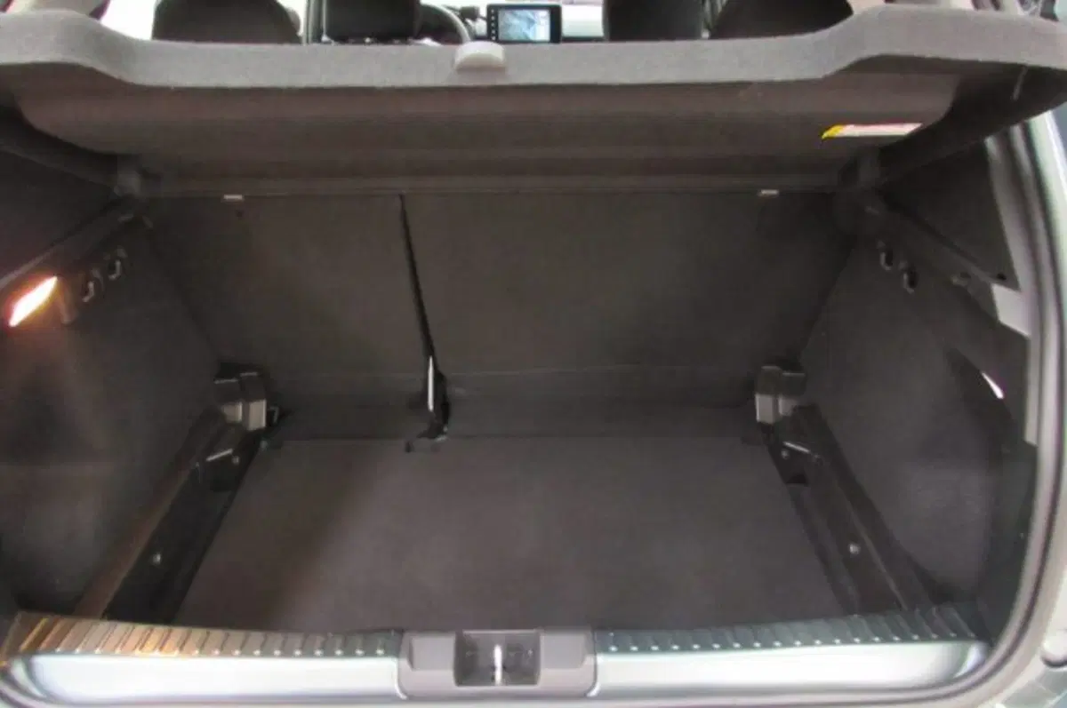 Dacia Sandero Stepway usata a Milano (15)
