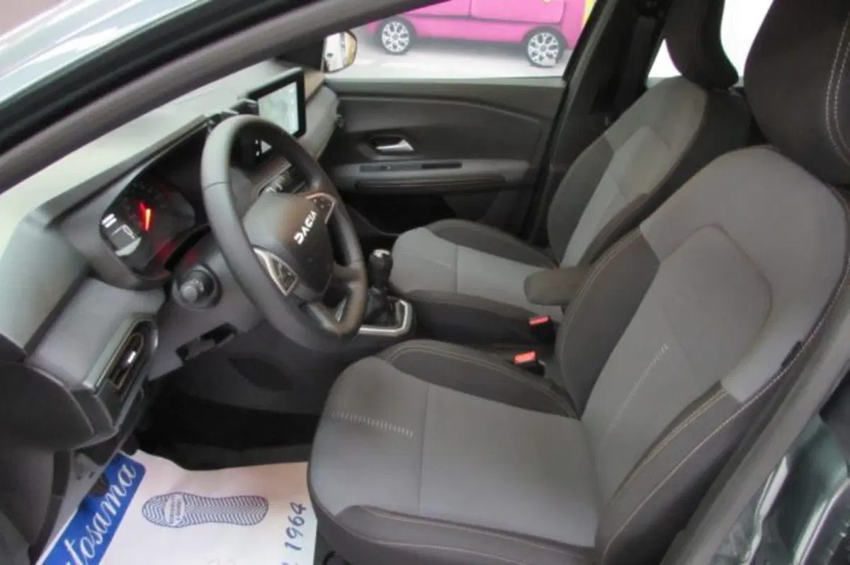 Dacia Sandero Stepway usata a Milano (7)