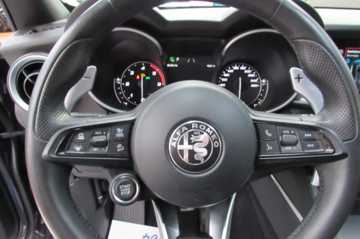 Alfa Romeo Stelvio usata a Milano (12)