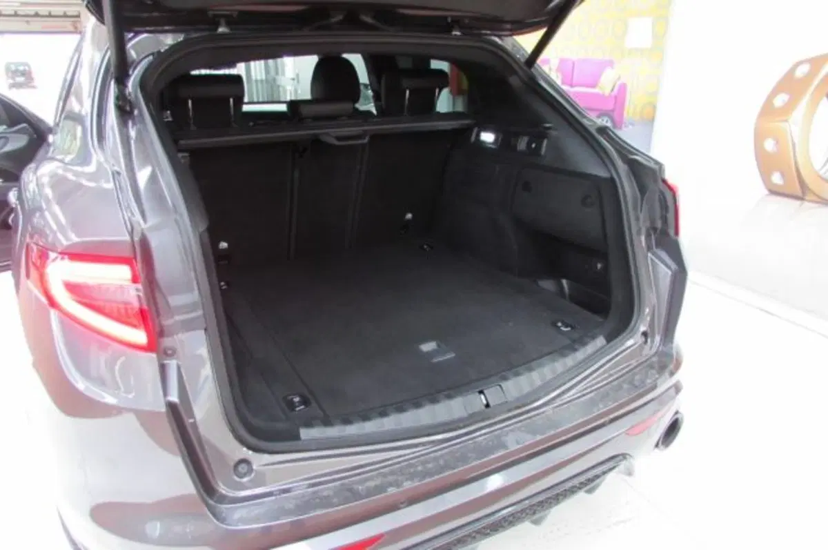 Alfa Romeo Stelvio usata a Milano (15)