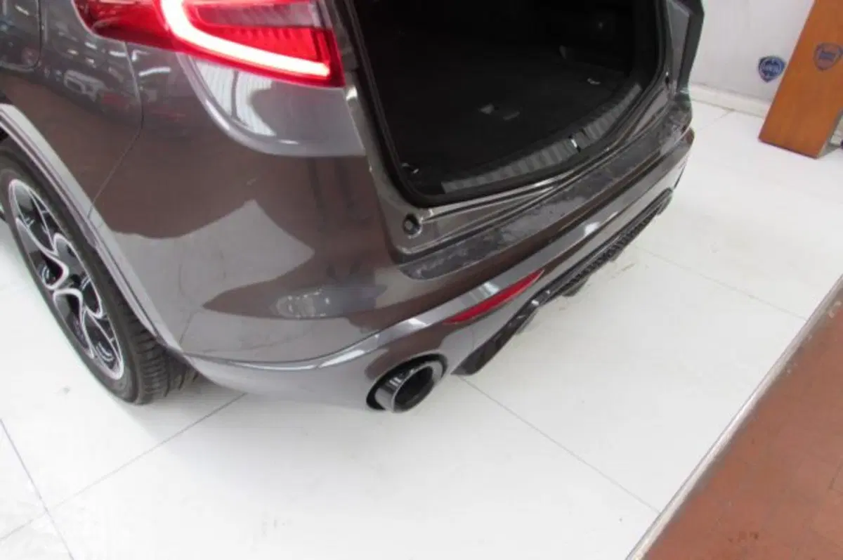Alfa Romeo Stelvio usata a Milano (16)