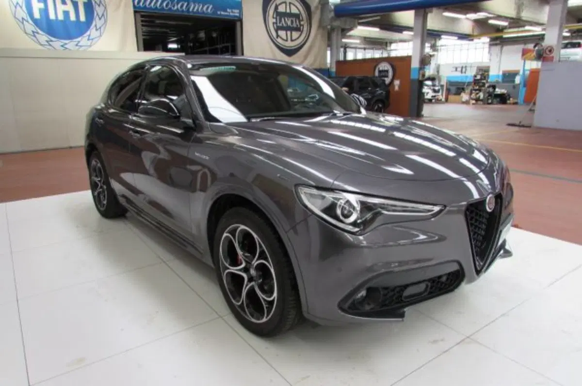 Alfa Romeo Stelvio usata a Milano (2)