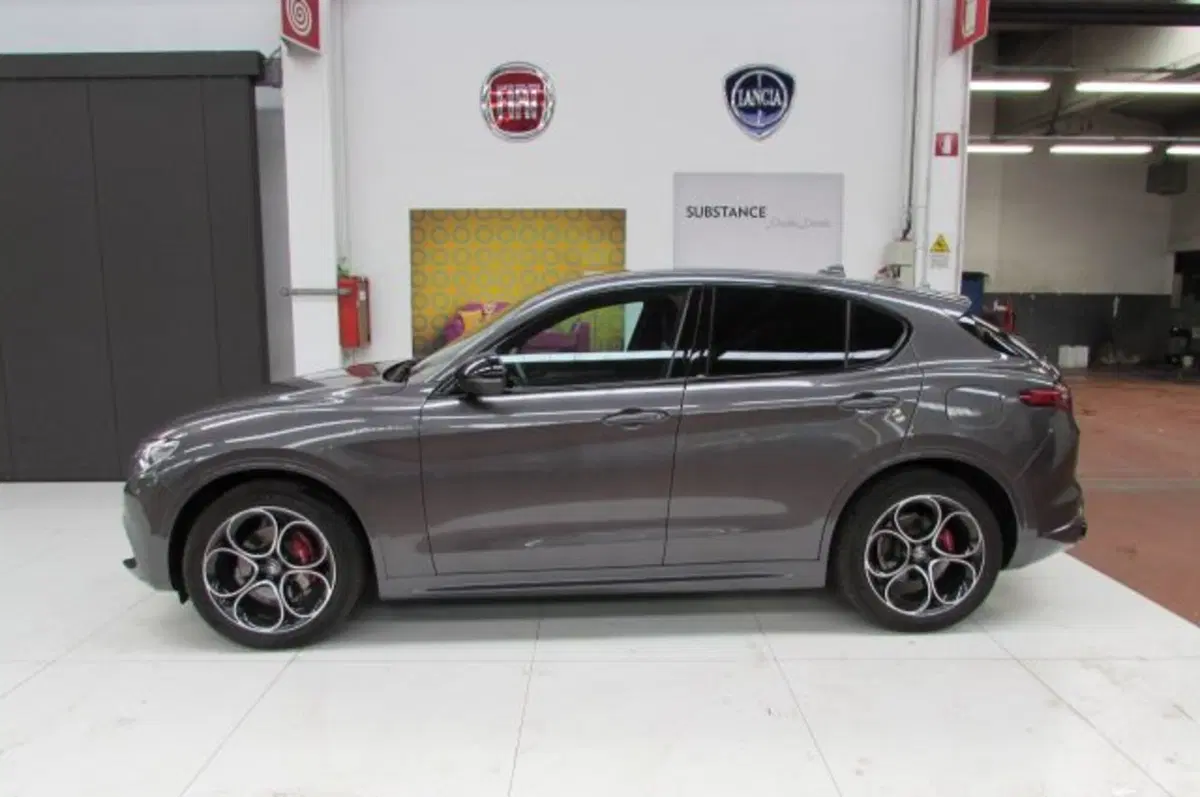 Alfa Romeo Stelvio usata a Milano (5)