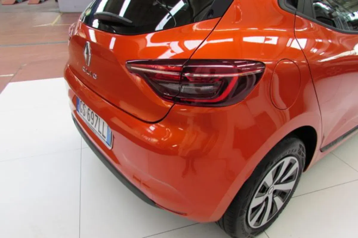 Renault Clio usata a Milano (15)