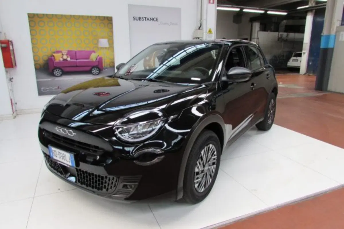 Fiat 600 nuova a Milano (2)