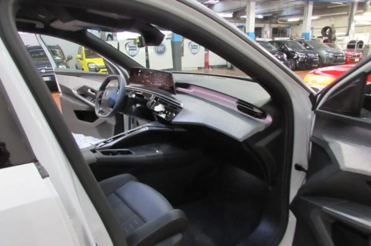 Peugeot 5008 usata a Milano (16)