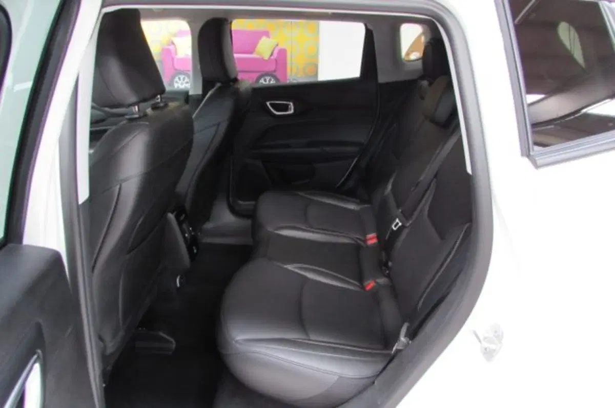 Jeep Compass usata a Milano (14)