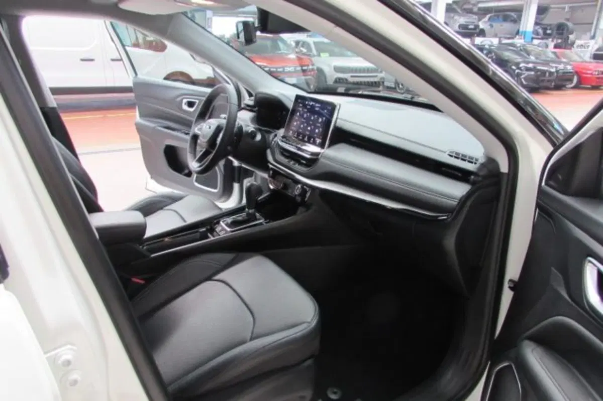 Jeep Compass usata a Milano (17)