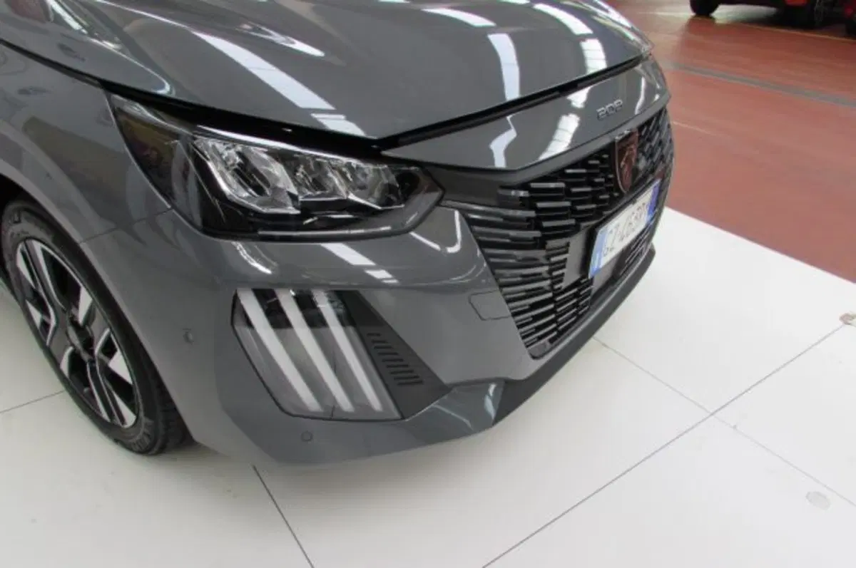 Peugeot 208 usata a Milano (19)