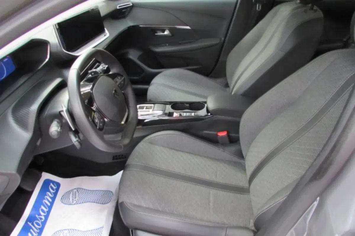 Peugeot 208 usata a Milano (7)