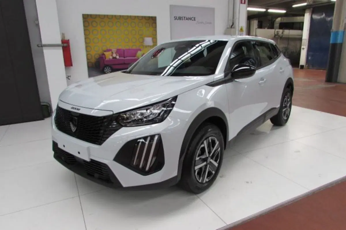 Peugeot 2008 nuova a Milano (2)