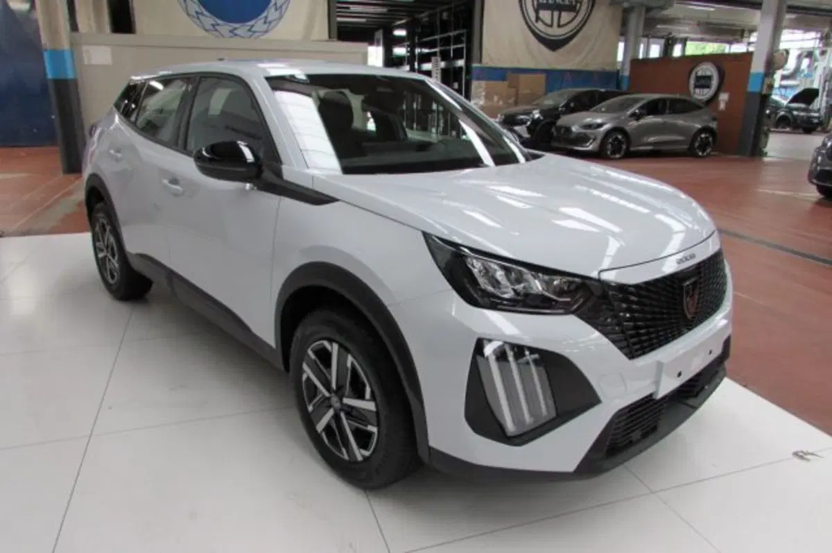 Peugeot 2008 nuova a Milano (3)