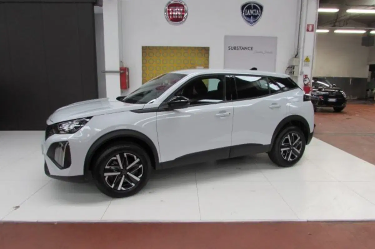 Peugeot 2008 nuova a Milano (5)