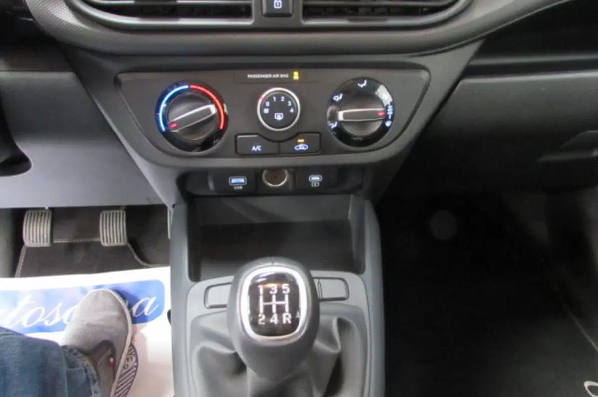 Hyundai i10 usata a Milano (11)