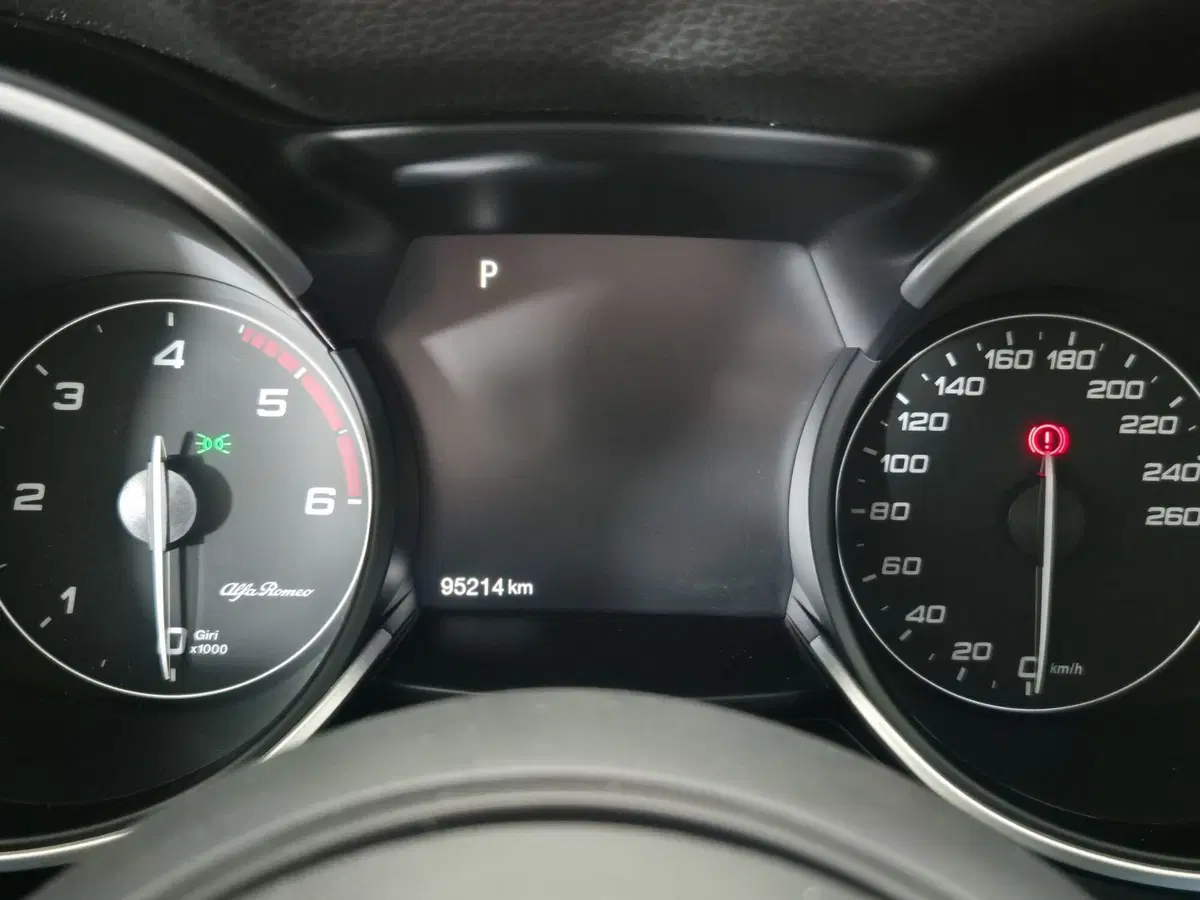 Alfa Romeo Stelvio usata a Torino (15)