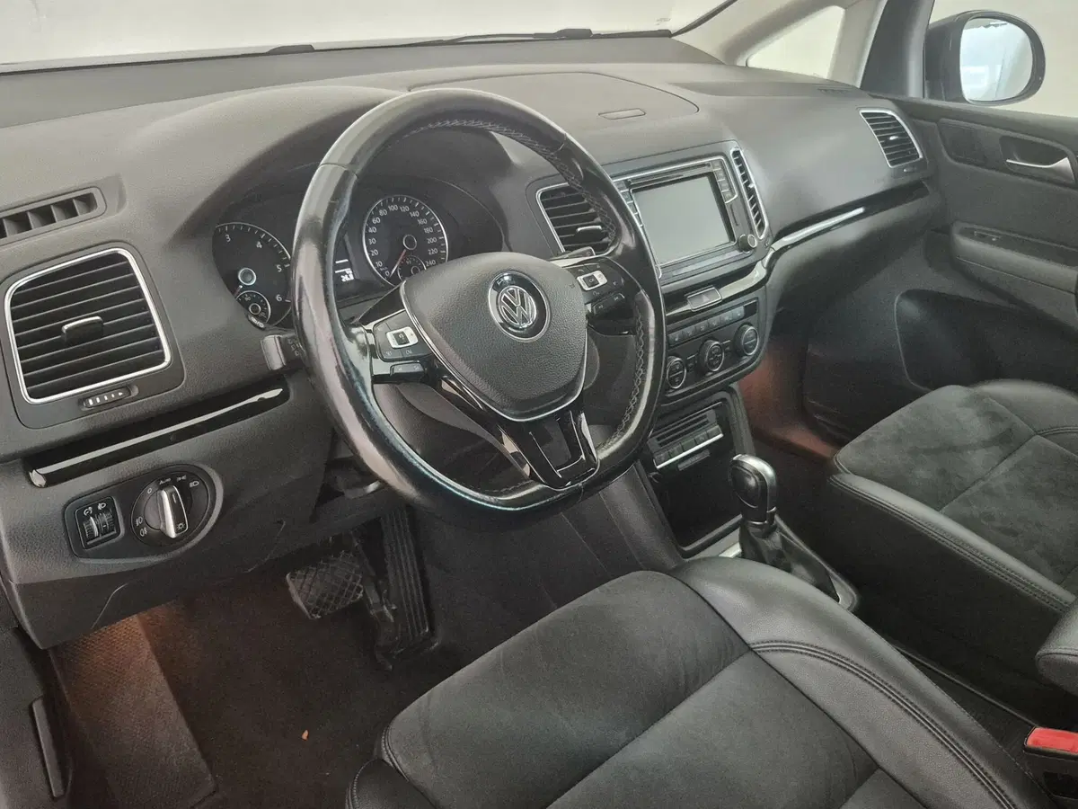 Volkswagen Sharan usata a Torino (6)