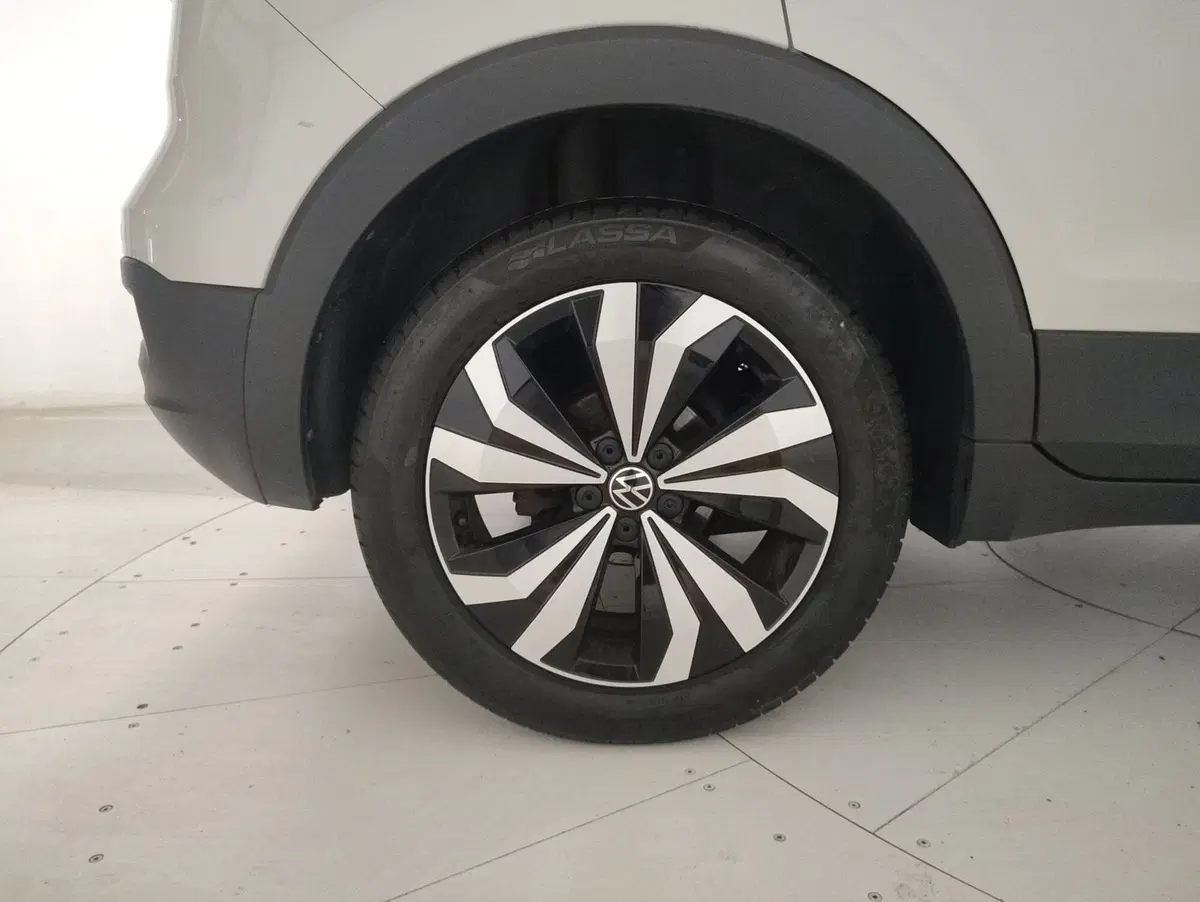 Volkswagen T-Cross usata a Alessandria (14)
