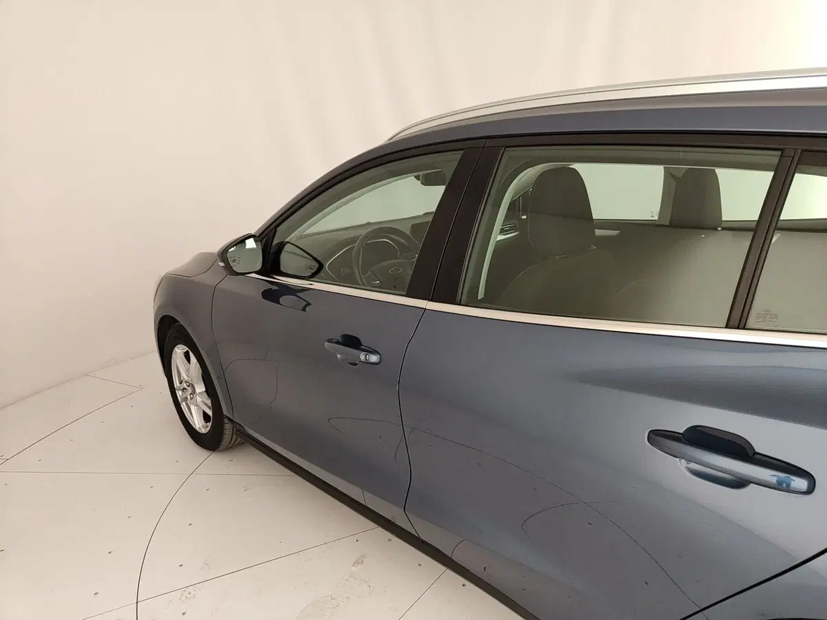Ford Focus Station Wagon usata a Caserta (12)