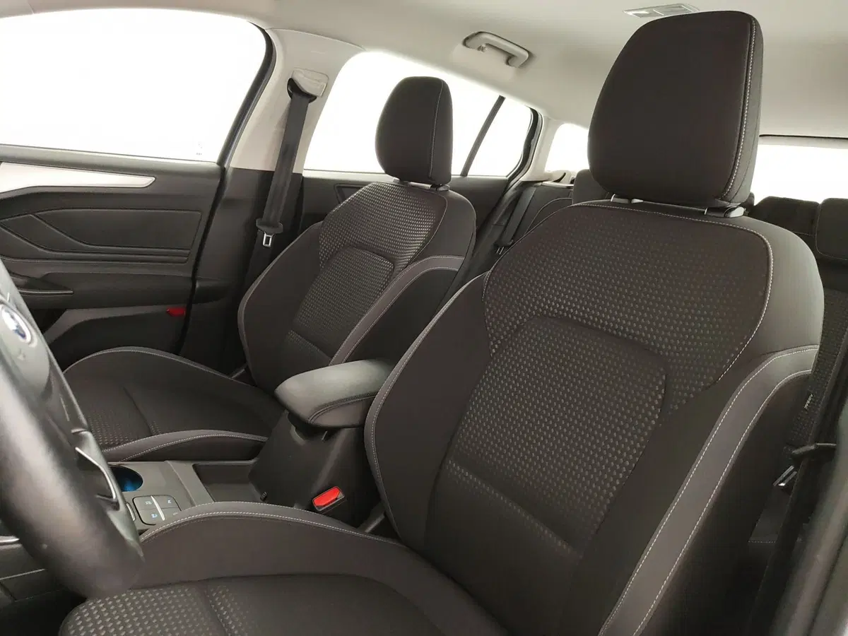 Ford Focus Station Wagon usata a Caserta (17)