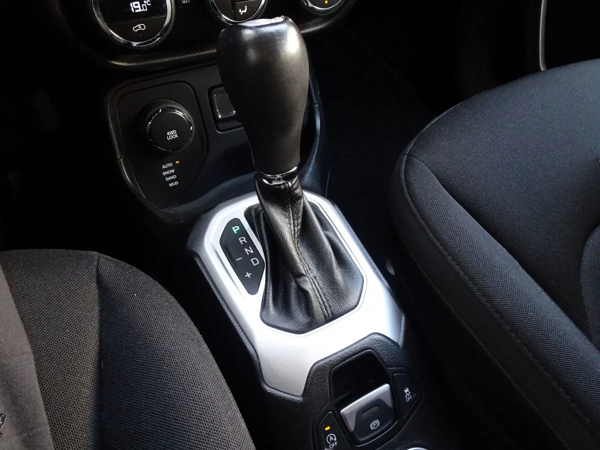 Jeep Renegade usata a Padova (17)