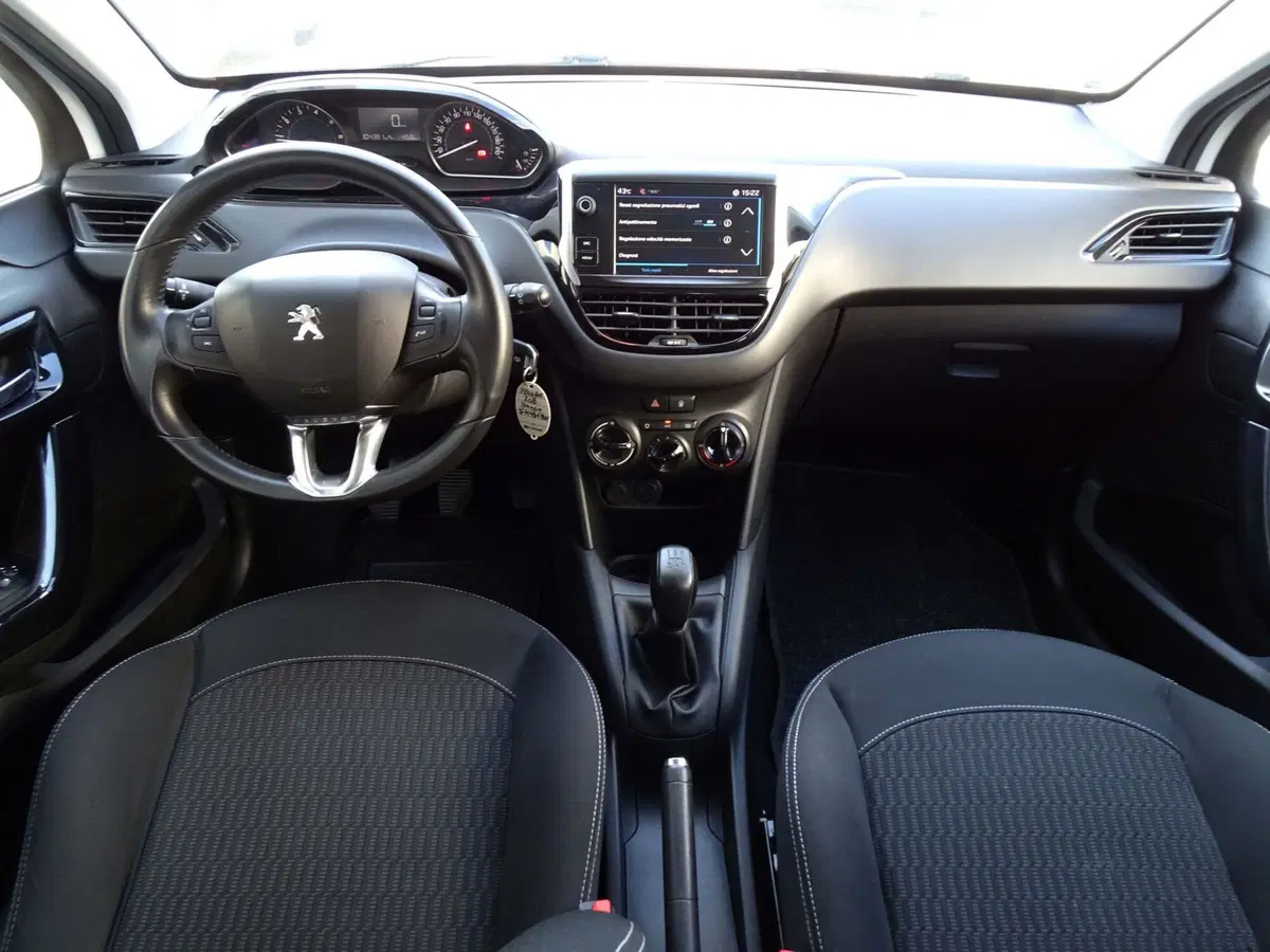 Peugeot 208 usata a Padova (11)