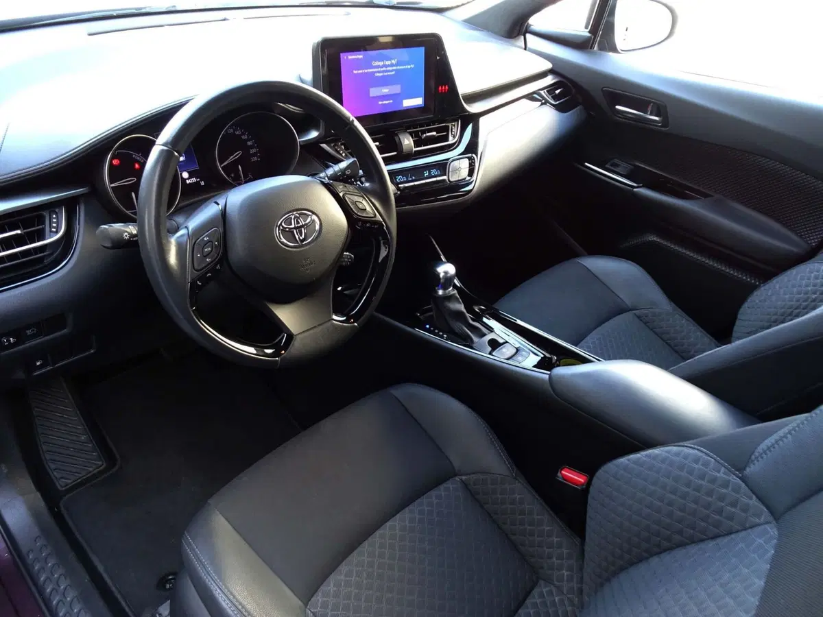 Toyota Toyota C-HR usata a Padova (7)