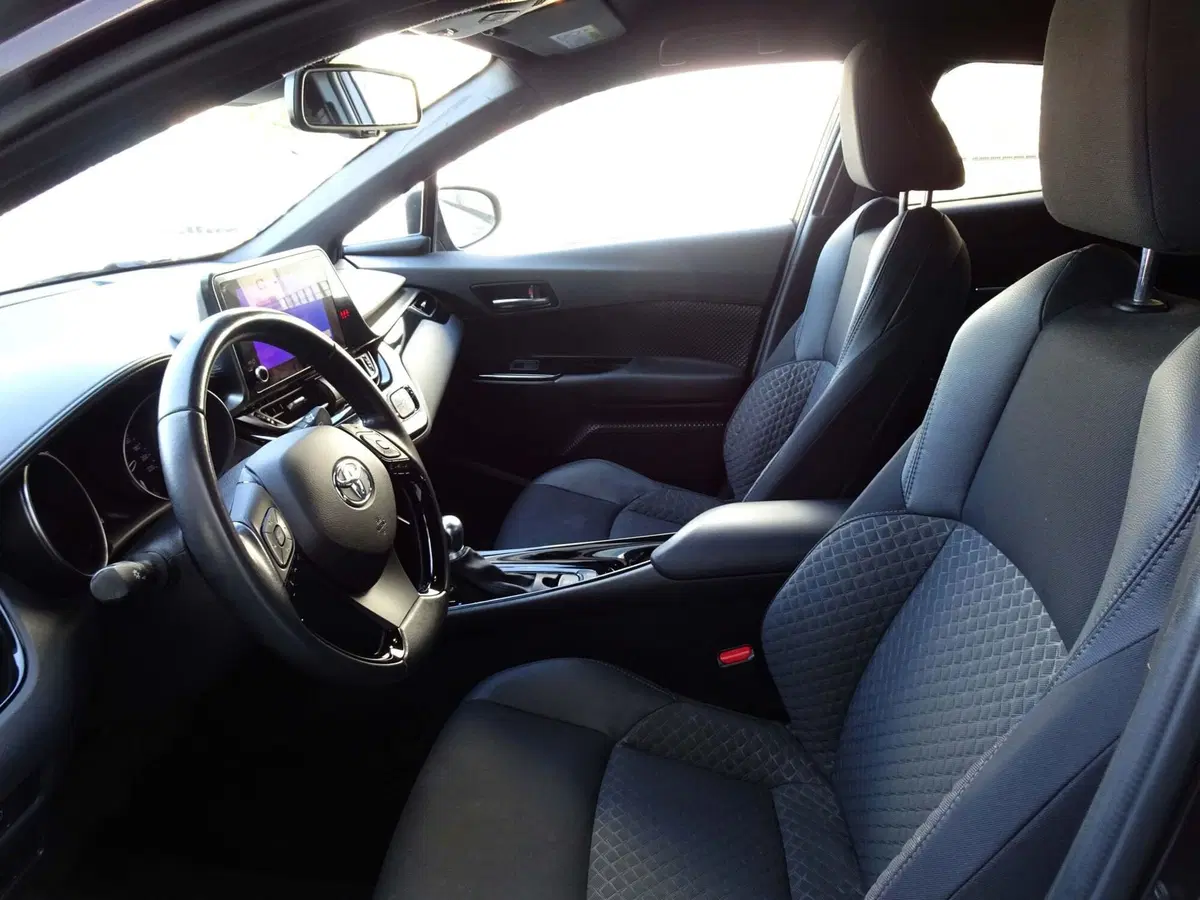 Toyota Toyota C-HR usata a Padova (8)
