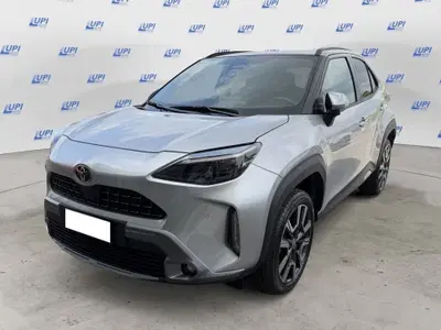 Toyota Yaris Cross Lounge fwd 130cv e-cvt del 2025 usata a Lucca
