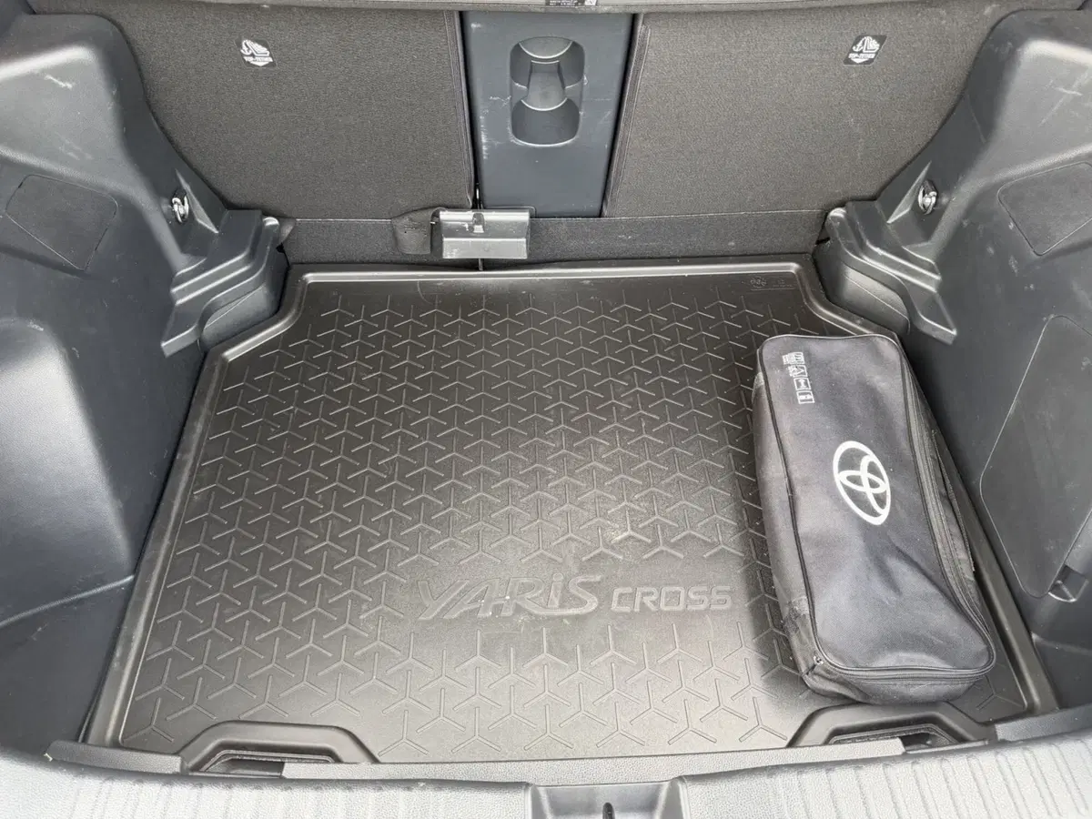 Toyota Yaris Cross usata a Lucca (17)