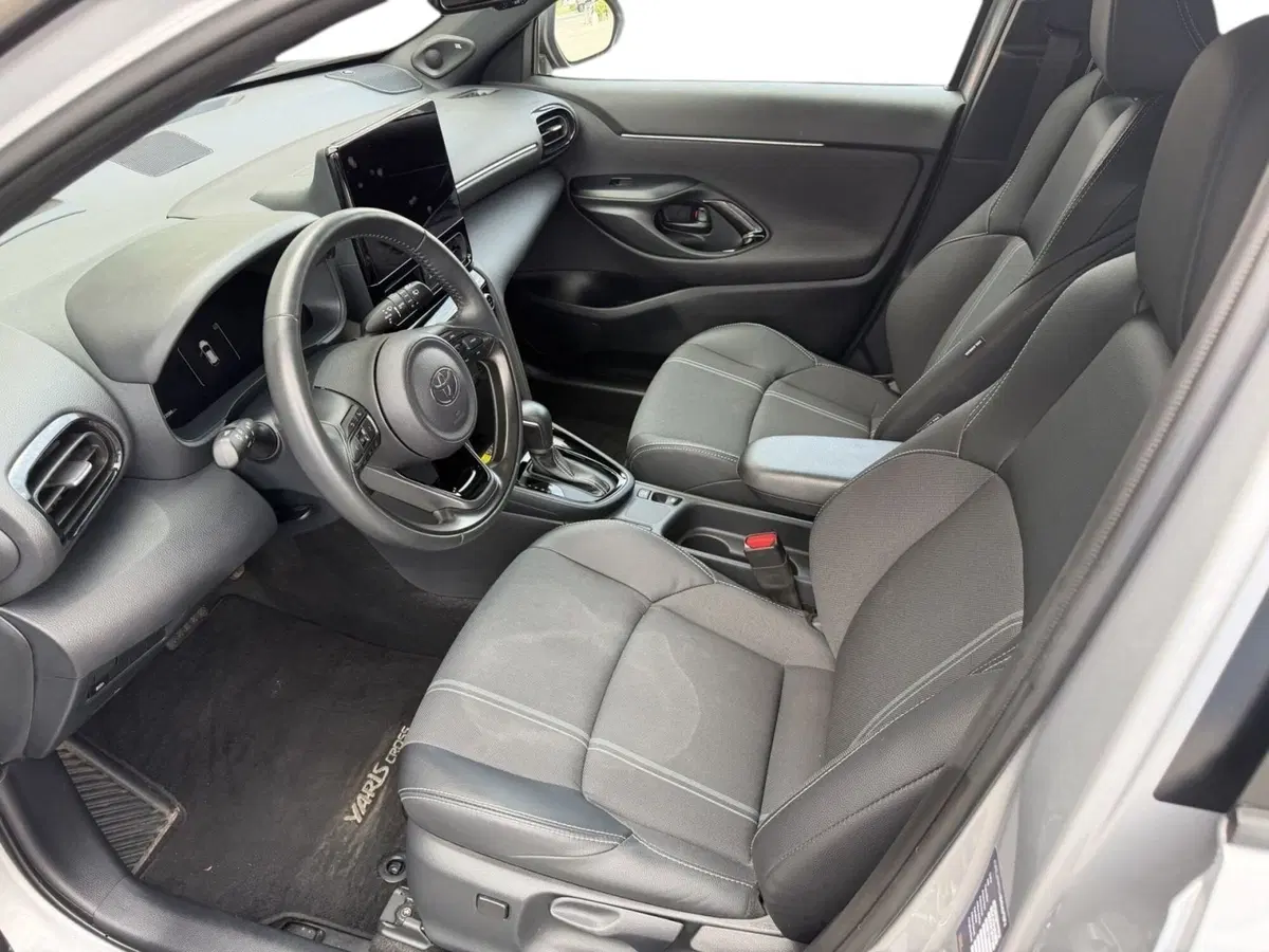 Toyota Yaris Cross usata a Lucca (9)