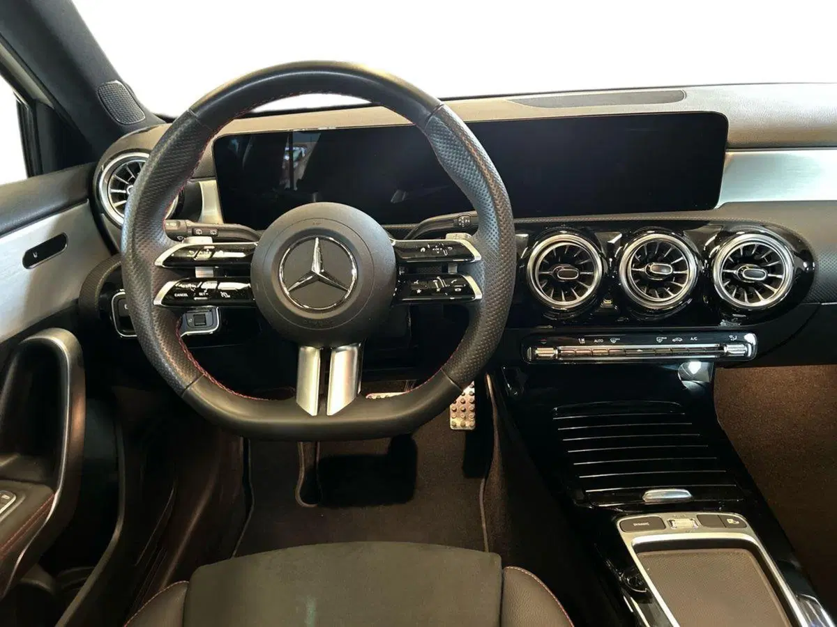 Mercedes-Benz Classe A usata a Milano (8)