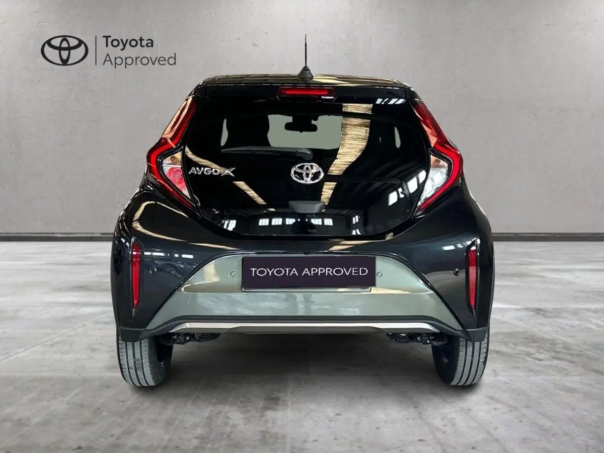 Toyota Aygo X usata a Milano (12)