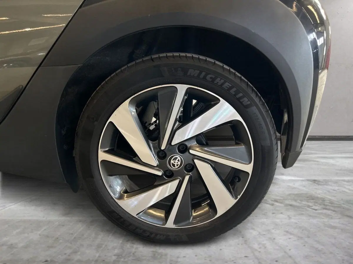 Toyota Aygo X usata a Milano (13)