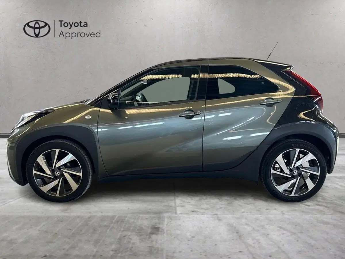 Toyota Aygo X usata a Milano (4)