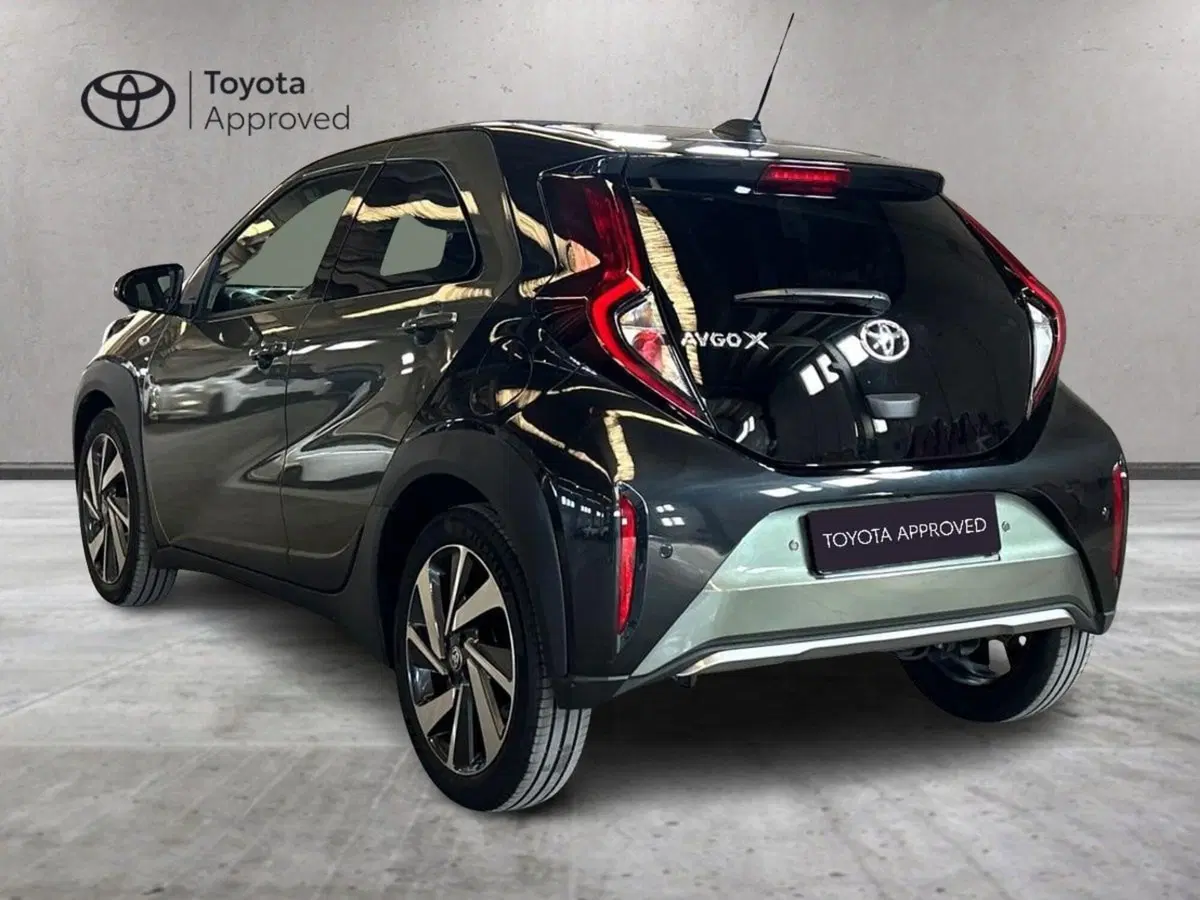 Toyota Aygo X usata a Milano (6)