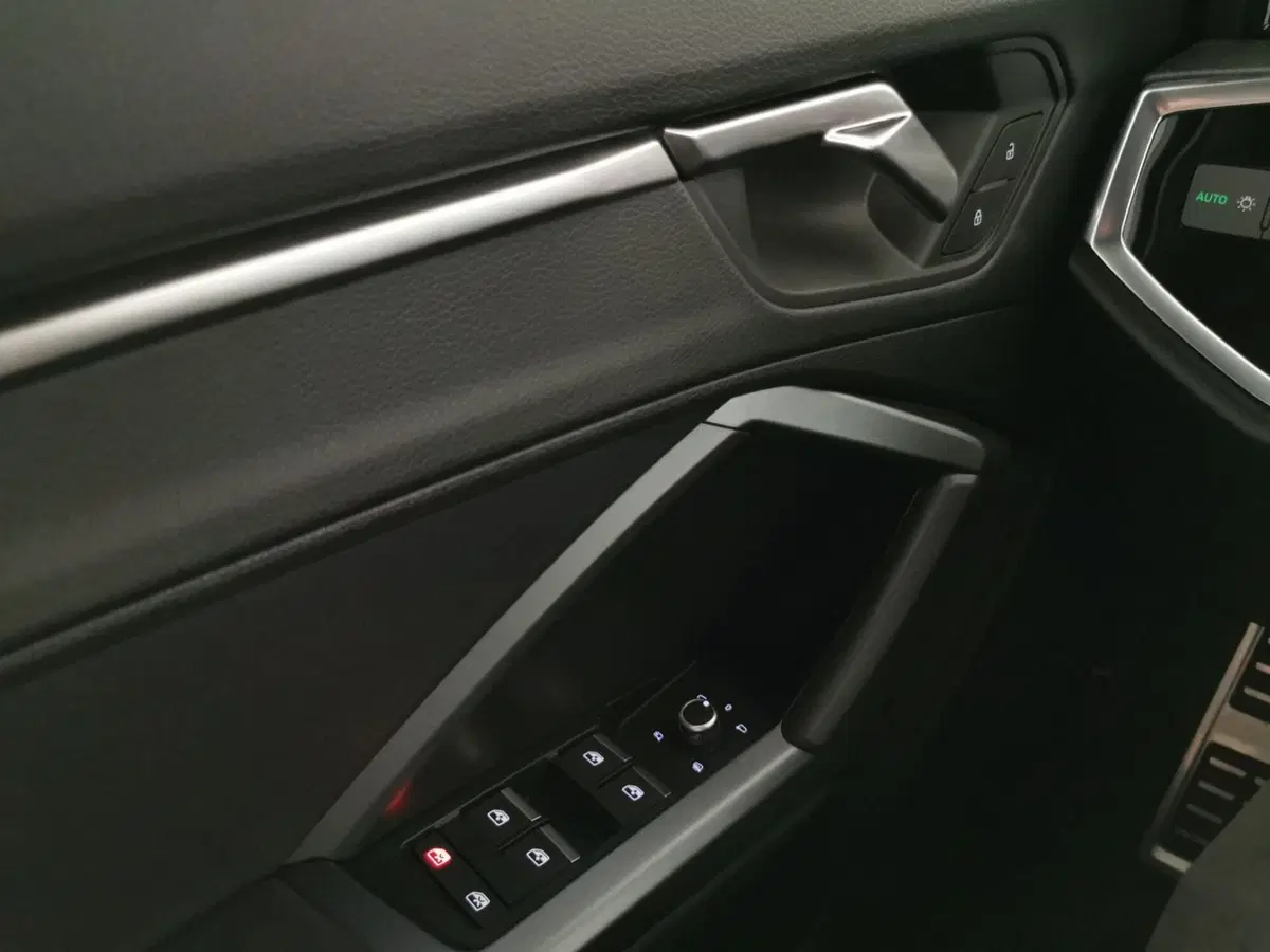 Audi Q3 Sportback usata a Chieti (8)