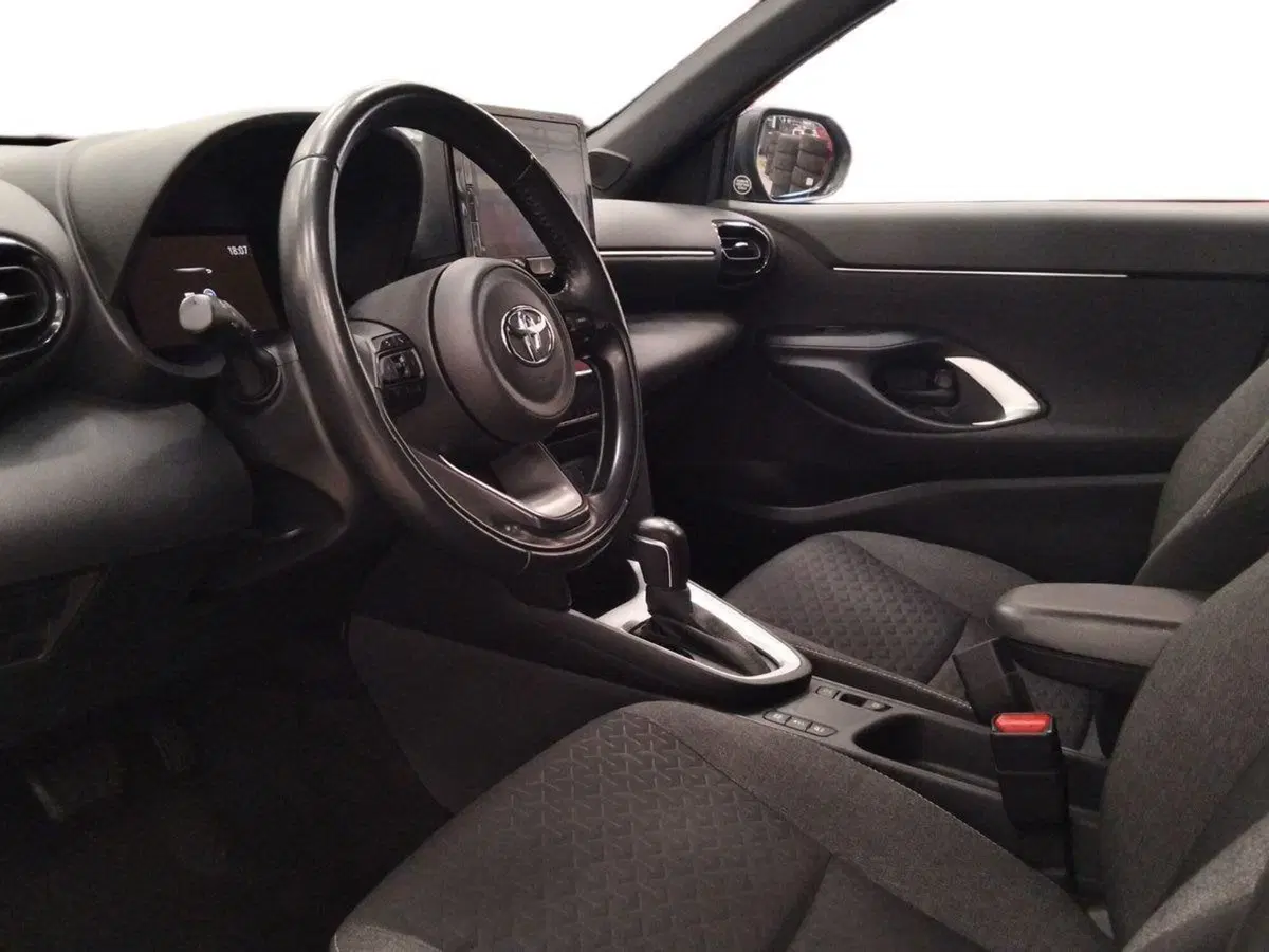 Toyota Yaris Cross usata a Roma (7)