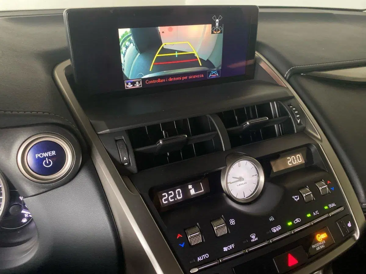 Lexus NX usata a Bergamo (13)