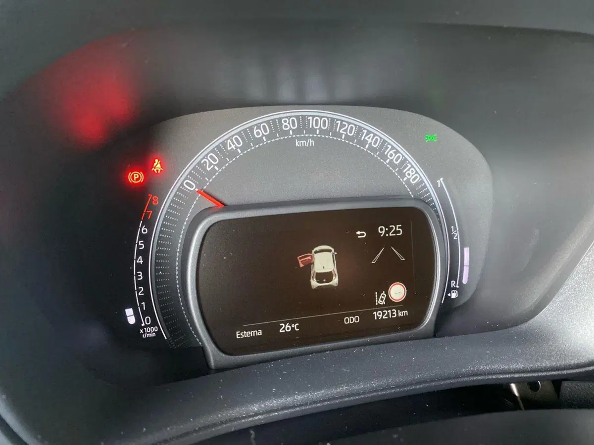 Toyota Aygo X usata a Bergamo (13)