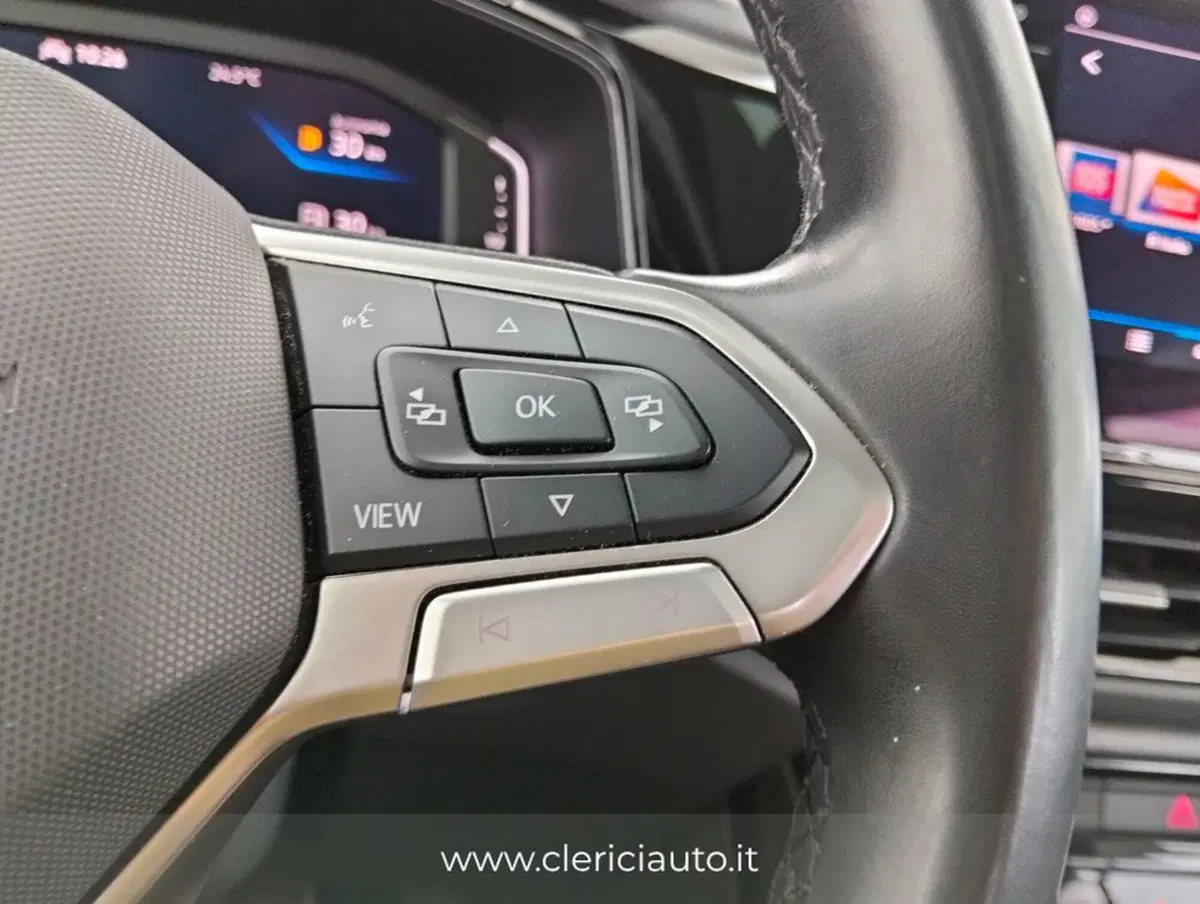 Volkswagen T-Roc usata a Como (11)