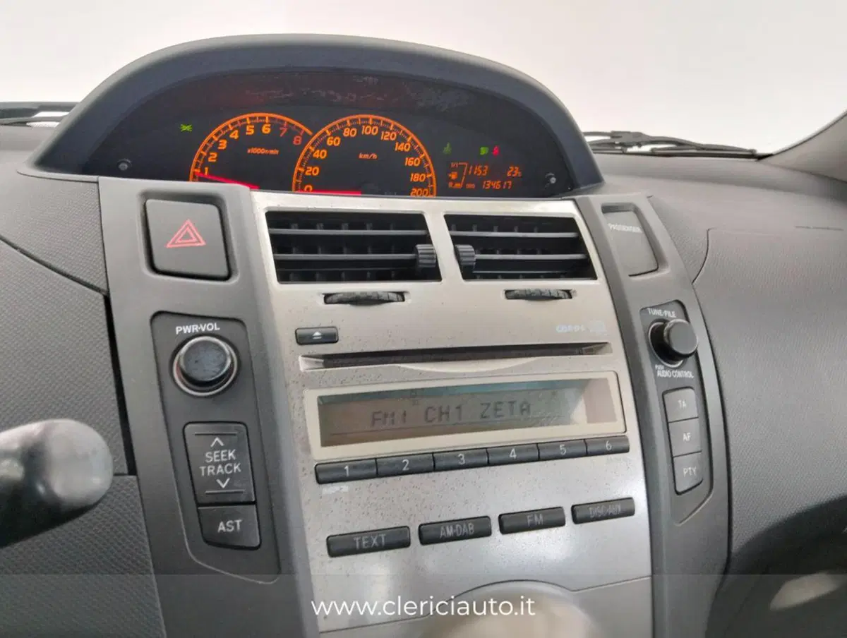 Toyota Yaris usata a Como (12)