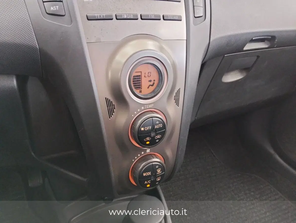Toyota Yaris usata a Como (13)