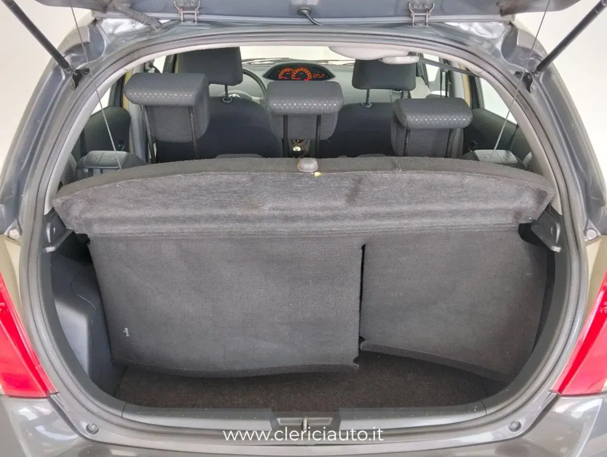 Toyota Yaris usata a Como (14)